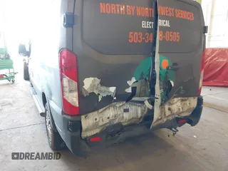 2020 Ford Transit Cargo z VIN 1FTBR1Y87LKA77794, wystawiony jako IAAI lot #41808611 z przebiegiem 70 047 mil mil oraz . Historia ofert i sprzedaży dostępna na DreamBid. Obrazek 19.