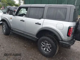 2021 Ford Bronco z VIN 1FMEE5DP7MLA78805, wystawiony jako IAAI lot #42363222 z przebiegiem 57 510 mil mil oraz . Historia ofert i sprzedaży dostępna na DreamBid. Obrazek 3.