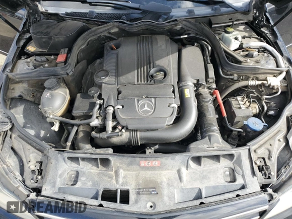 2014 Mercedes-Benz C 250 Sport z VIN WDDGF4HB1EA933844, wystawiony jako Copart lot #56911155 z przebiegiem 228 015 mil mil oraz Szkoda całkowita • Salvage title. Historia ofert i sprzedaży dostępna na DreamBid. Obrazek 11.