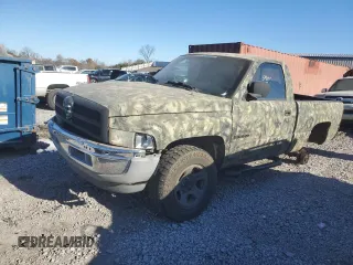 1998 Dodge 1500 z VIN 1B7HF16Y7WS633175, wystawiony jako Copart lot #82380274 z przebiegiem 236 009 mil mil oraz Szkoda całkowita • Salvage title. Historia ofert i sprzedaży dostępna na DreamBid. Obrazek 1.