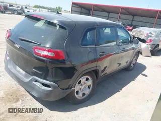 2015 Jeep Cherokee Sport z VIN 1C4PJMAB5FW533924, wystawiony jako IAAI lot #42245990 z przebiegiem 202 480 mil mil oraz . Historia ofert i sprzedaży dostępna na DreamBid. Obrazek 4.