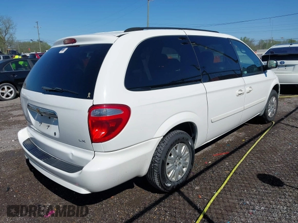 2007 Chrysler Town & Country LWB LX with VIN 2A4GP44R77R190593, listed as a IAAI auction lot 42041817 with 83,938 mi miles. Bid and sale history available at carsss.com. Image 4.