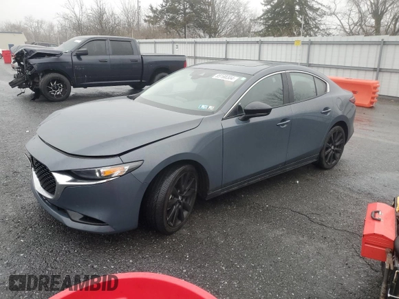 2023 Mazda 3 S Carbon Edition z VIN 3MZBPACM2PM377006, wystawiony jako Copart lot #85168304 z przebiegiem 20 920 mil mil oraz Szkoda całkowita • Salvage title. Historia ofert i sprzedaży dostępna na DreamBid. Obrazek 1.