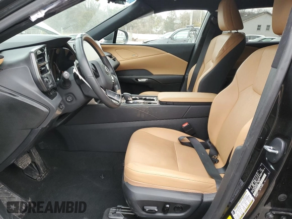 2023 Lexus RX with VIN 2T2BAMCA7PC025247, listed as a Copart auction lot 43872945 with 31,706 mi miles and Salvage Title. Bid and sale history available at carsss.com. Image 7.