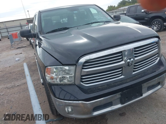 2015 Ram 1500 Lone Star z VIN 1C6RR6LG6FS676868, wystawiony jako IAAI lot #41903806 z przebiegiem 153 436 mil mil oraz . Historia ofert i sprzedaży dostępna na DreamBid. Obrazek 1.