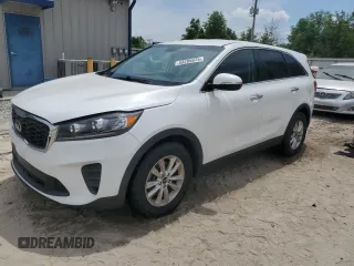 2019 Kia Sorento LX z VIN 5XYPG4A55KG491450, wystawiony jako Copart lot #53295675 z przebiegiem 83 042 mil mil oraz Nie do naprawy. Historia ofert i sprzedaży dostępna na DreamBid. Obrazek 1.