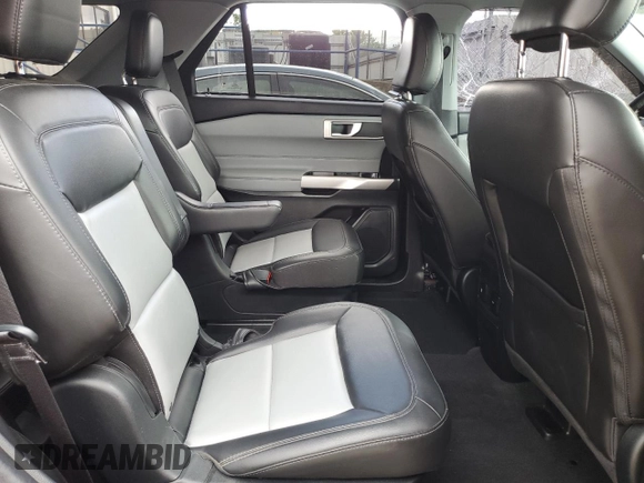 2022 Ford Explorer XLT z VIN 1FMSK8DHXNGA46673, wystawiony jako Copart lot #56525165 z przebiegiem 83 017 mil mil oraz Szkoda całkowita • Salvage title. Historia ofert i sprzedaży dostępna na DreamBid. Obrazek 11.