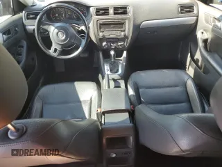 2013 Volkswagen Jetta SE with VIN 3VWDP7AJ8DM412583, listed as a Copart auction lot 49810235 with 180,595 mi miles and Clean title. Bid and sale history available at DreamBid. Image 8.