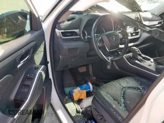 2021 Toyota Highlander XLE with VIN 5TDGZRAH6MS051275, listed as a Copart auction lot 57674685 with 72,302 mi miles and Salvage title. Bid and sale history available at DreamBid. Image 8.
