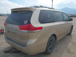 2013 Toyota Sienna XLE AAS with VIN 5TDYK3DC1DS333877, listed as a IAAI auction lot 40481401 with 183,658 mi miles and . Bid and sale history available at carsss.com. Image 4.