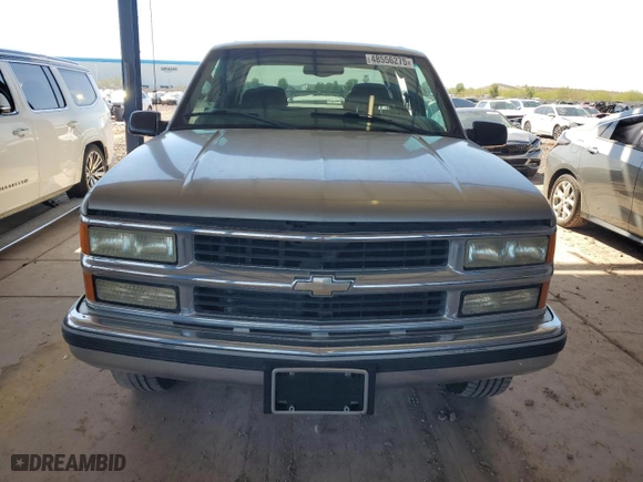 2000 Chevrolet C/K 3500 Crew Cab with VIN 1GCGC33R1YF502364, listed as a Copart auction lot 48556275 with NaN miles and Clean Title. Bid and sale history available at carsss.com. Image 5.