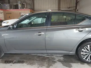 2025 Nissan Altima SV with VIN 1N4BL4DW2SN351266, listed as a IAAI auction lot 41869361 with 8,698 mi miles and . Bid and sale history available at DreamBid. Image 14.