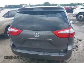 2017 Toyota Sienna LE Auto Access Seat with VIN 5TDKZ3DCXHS818669, listed as a IAAI auction lot 42198544 with 112,871 mi miles. Bid and sale history available at carsss.com. Image 16.