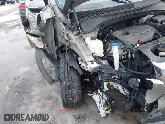 2018 Kia Sorento LX with VIN 5XYPGDA3XJG407247, listed as a IAAI auction lot 41639631 with 127,327 mi miles. Bid and sale history available at carsss.com. Image 6.