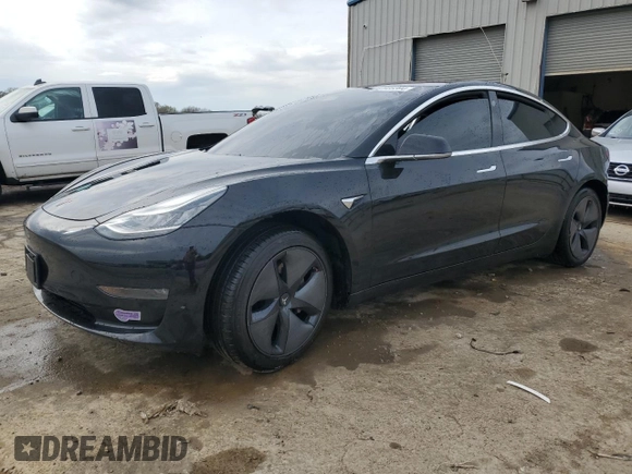2019 Tesla Model 3 Mid Range z VIN 5YJ3E1EA8KF297299, wystawiony jako Copart lot #47935394 z przebiegiem 117 644 mil mil oraz Szkoda całkowita • Salvage title. Historia ofert i sprzedaży dostępna na DreamBid. Obrazek 1.