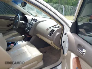 2009 Nissan Altima S with VIN 1N4AL21E79C143997, listed as a IAAI auction lot 42225400 with 196,163 mi miles and . Bid and sale history available at DreamBid. Image 5.