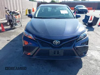 2022 Toyota Camry SE with VIN 4T1T11AK2NU678485, listed as a IAAI auction lot 41950302 with 17,865 mi miles. Bid and sale history available at carsss.com. Image 12.