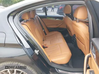 2017 BMW 5 Series 530i z VIN WBAJA5C31HWA35160, wystawiony jako IAAI lot #42405681 z przebiegiem 100 630 mil mil oraz . Historia ofert i sprzedaży dostępna na DreamBid. Obrazek 8.