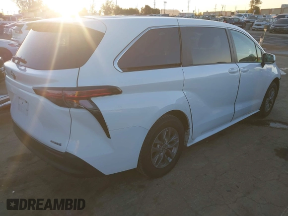 2022 Toyota Sienna LE с VIN 5TDKRKEC3NS115774, выставлен на аукционе IAAI как лот 41396838 с пробегом 59 552 миль миль и . История ставок и продаж доступна на DreamBid. Изображение 4.