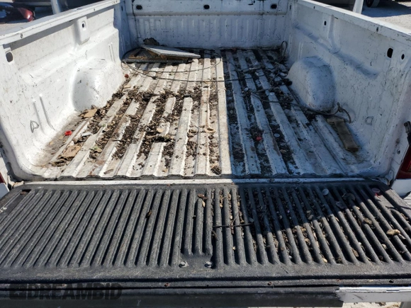 2009 GMC Sierra 1500 Work Truck z VIN 1GTEC14C39Z900813, wystawiony jako Copart lot #82673734 z przebiegiem Nie podano mil oraz Szkoda całkowita • Salvage title. Historia ofert i sprzedaży dostępna na DreamBid. Obrazek 10.