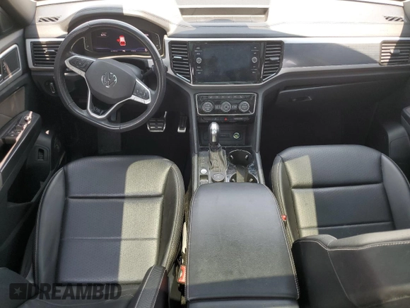 2022 Volkswagen Atlas SEL R-Line z VIN 1V2SE2CA1NC201341, wystawiony jako Copart lot #64889124 z przebiegiem 44 939 mil mil oraz Szkoda całkowita • Salvage title. Historia ofert i sprzedaży dostępna na DreamBid. Obrazek 8.