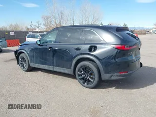 2025 Mazda CX-90 Premium Sport z VIN JM3KKCHD1S1221462, wystawiony jako IAAI lot #41765034 z przebiegiem Nie podano mil oraz . Historia ofert i sprzedaży dostępna na DreamBid. Obrazek 3.