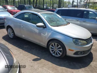 2012 Volkswagen Eos Komfort with VIN WVWBW7AH8CV001621, listed as a IAAI auction lot 41988717 with 146,882 mi miles and . Bid and sale history available at DreamBid. Image 1.