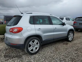 2011 Volkswagen Tiguan SE with VIN WVGBV7AX1BW546543, listed as a Copart auction lot 48498065 with 129,728 mi miles and Clean Title. Bid and sale history available at DreamBid. Image 3.