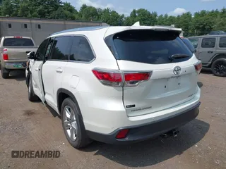 2016 Toyota Highlander Limited with VIN 5TDDKRFH0GS334968, listed as a IAAI auction lot 40088562 with 123,717 mi miles and . Bid and sale history available at DreamBid. Image 3.