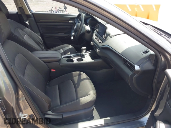 2020 Nissan Altima S z VIN 1N4BL4BV9LC143683, wystawiony jako IAAI lot #41917539 z przebiegiem 178 174 mil mil oraz . Historia ofert i sprzedaży dostępna na DreamBid. Obrazek 5.