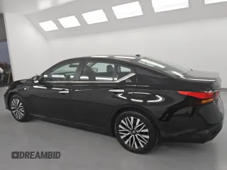 2025 Nissan Altima SV with VIN 1N4BL4DV3SN370643, listed as a Copart auction lot 53912515 with 2,074 mi miles and Clean Title. Bid and sale history available at DreamBid. Image 2.