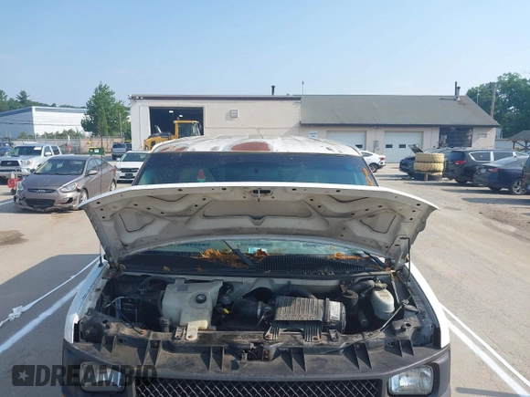 2005 Chevrolet Express Cargo with VIN 1GCFG15X251132972, listed as a IAAI auction lot 42661000 with 286,090 mi miles and . Bid and sale history available at DreamBid. Image 10.