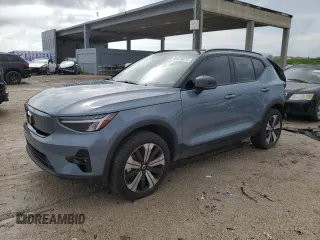 2023 Volvo XC40 Plus с VIN YV4ED3UL2P2070482, выставлен на аукционе Copart как лот 69425674 с пробегом 3 511 миль миль и Списание • Salvage title. История ставок и продаж доступна на DreamBid. Изображение 1.
