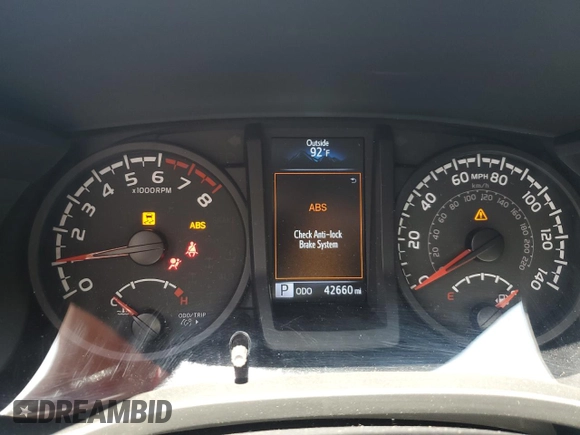 2022 Toyota Tacoma SR z VIN 3TMCZ5ANXNM473533, wystawiony jako Copart lot #46214655 z przebiegiem 42 660 mil mil oraz Szkoda całkowita • Salvage title. Historia ofert i sprzedaży dostępna na DreamBid. Obrazek 9.