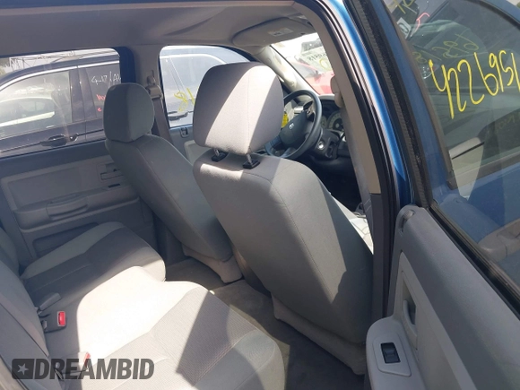 2005 Dodge Dakota SLT z VIN 1D7HE48K25S163588, wystawiony jako IAAI lot #42269518 z przebiegiem 177 850 mil mil oraz . Historia ofert i sprzedaży dostępna na DreamBid. Obrazek 8.