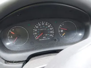 1995 Chevrolet Prizm LSi z VIN 1Y1SK5284SZ061266, wystawiony jako IAAI lot #41046644 z przebiegiem 204 029 mil mil oraz . Historia ofert i sprzedaży dostępna na DreamBid. Obrazek 7.