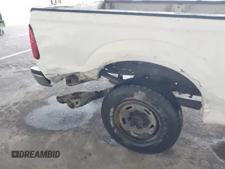 2013 Ford F-250 XL with VIN 1FT7X2BT8DEA72909, listed as a IAAI auction lot 40424932 with 392,409 mi miles and . Bid and sale history available at DreamBid. Image 17.