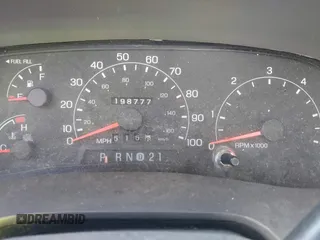 2001 Ford Excursion XLT z VIN 1FMNU41S41EC12353, wystawiony jako IAAI lot #41573845 z przebiegiem 198 777 mil mil oraz . Historia ofert i sprzedaży dostępna na DreamBid. Obrazek 7.