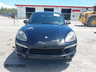 2012 Porsche Cayenne z VIN WP1AA2A21CLA02418, wystawiony jako IAAI lot #42266318 z przebiegiem 85 345 mil mil oraz . Historia ofert i sprzedaży dostępna na DreamBid. Obrazek 6.