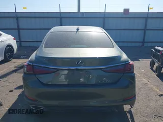 2019 Lexus ES 350 with VIN 58ABZ1B18KU016098, listed as a IAAI auction lot 41957596 with 49,995 mi miles and . Bid and sale history available at DreamBid. Image 16.