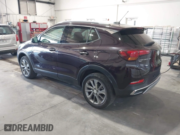 2021 Buick Encore GX Essence z VIN KL4MMGSL1MB150807, wystawiony jako IAAI lot #42650838 z przebiegiem 46 076 mil mil oraz . Historia ofert i sprzedaży dostępna na DreamBid. Obrazek 3.