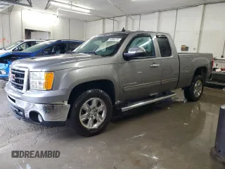 2013 GMC Sierra 1500 SLE z VIN 1GTR1VE01DZ119543, wystawiony jako Copart lot #44995275 z przebiegiem 153 280 mil mil oraz Szkoda całkowita • Salvage title. Historia ofert i sprzedaży dostępna na DreamBid. Obrazek 1.