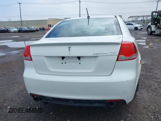2008 Pontiac G8 z VIN 6G2ER57738L122199, wystawiony jako IAAI lot #42176140 z przebiegiem 183 558 mil mil oraz . Historia ofert i sprzedaży dostępna na DreamBid. Obrazek 16.