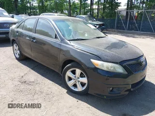 2011 Toyota Camry LE z VIN 4T1BF3EK4BU205699, wystawiony jako IAAI lot #42296487 z przebiegiem 213 350 mil mil oraz . Historia ofert i sprzedaży dostępna na DreamBid. Obrazek 1.