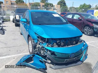 2017 Toyota Prius Plus z VIN JTDKARFP2H3001031, wystawiony jako IAAI lot #41934825 z przebiegiem 85 634 mil mil oraz . Historia ofert i sprzedaży dostępna na DreamBid. Obrazek 1.