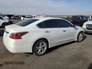 2015 Nissan Altima 2.5 with VIN 1N4AL3AP3FN357635, listed as a Copart auction lot 58493635 with 159,406 mi miles and Salvage title. Bid and sale history available at DreamBid. Image 3.