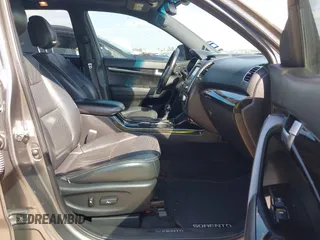 2014 Kia Sorento SX Limited with VIN 5XYKW4A75EG517578, listed as a IAAI auction lot 41769586 with 183,583 mi miles. Bid and sale history available at carsss.com. Image 5.