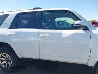 2018 Toyota 4Runner SR5 with VIN JTEBU5JR3J5597331, listed as a IAAI auction lot 41506914 with 86,011 mi miles. Bid and sale history available at carsss.com. Image 13.