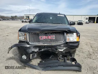 2008 GMC Sierra Denali z VIN 2GTEK638881333440, wystawiony jako Copart lot #47621115 z przebiegiem 191 529 mil mil oraz Szkoda całkowita • Salvage title. Historia ofert i sprzedaży dostępna na DreamBid. Obrazek 5.