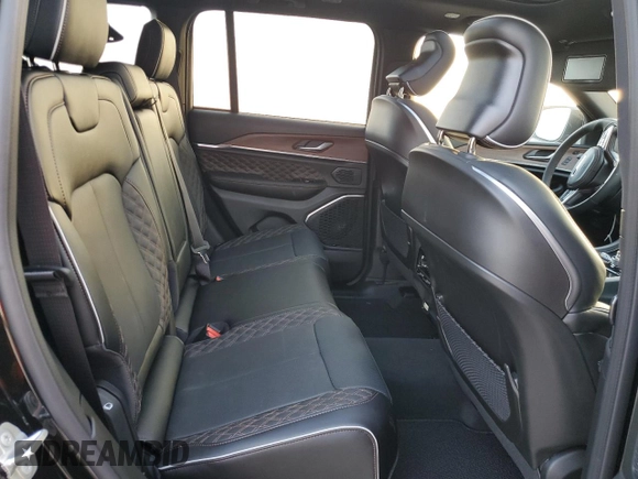 2025 Jeep Grand Cherokee Summit with VIN 1C4RJHEG1S8640375, listed as a Copart auction lot 44253355 with 961 mi miles and Clean title. Bid and sale history available at DreamBid. Image 11.